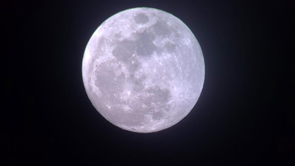 moon image taken using magview digiscoping adaptor