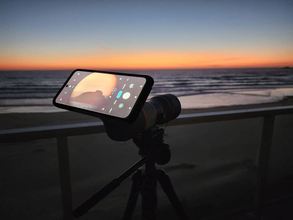 Digiscoping at the beach using magview phone adaptor.